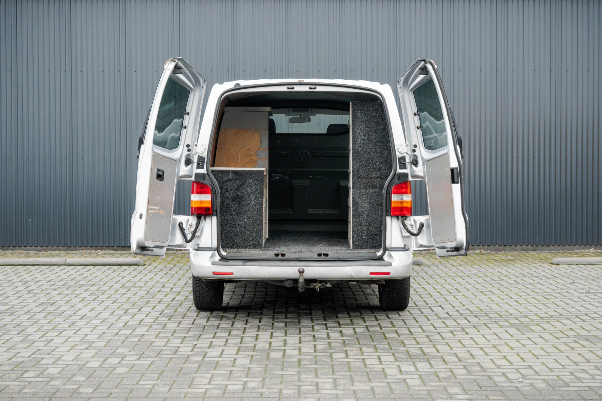 Volkswagen Transporter 2008 - T5 2.5 TDI 340 L2H1 | 174 PK | Navi | Airco | Trekhaak Bild 9