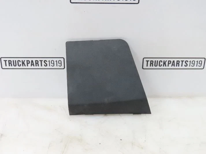 Iveco - Body & Chassis Parts Afdekkap bumper Re. Iveco afbeelding 1