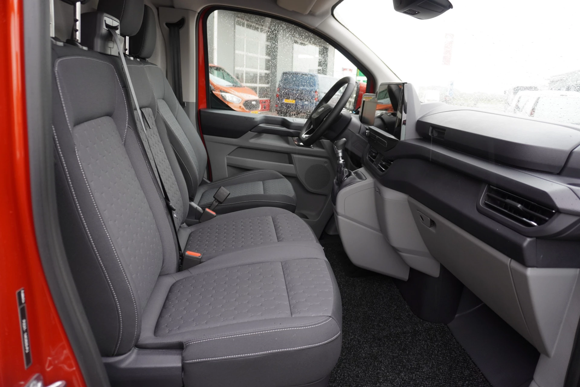Ford Transit Custom 2024 - 320L 2.0 TDCI 136pk L2H1 Limited image 14