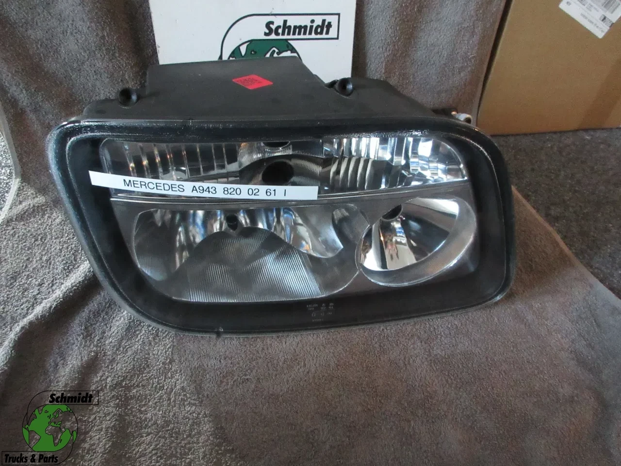 Mercedes-Benz - A 943 820 02 61 // A 943 820 01 61 KOPLAMP MERCEDES BENZ 1841 MP2 EURO 3 NIEUWE изображение 1