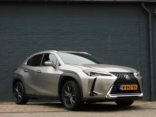 Lexus UX 2020 - 250h Business Line image 2 thumbnail