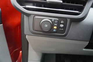 Ford Transit Custom 2024 - 320L 2.0 TDCI 136pk L2H1 Limited image 23