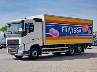 Volvo FH 2015 - 13.420 6x2 - Box - Loadlift - Manual gearbox - Low KM image 3