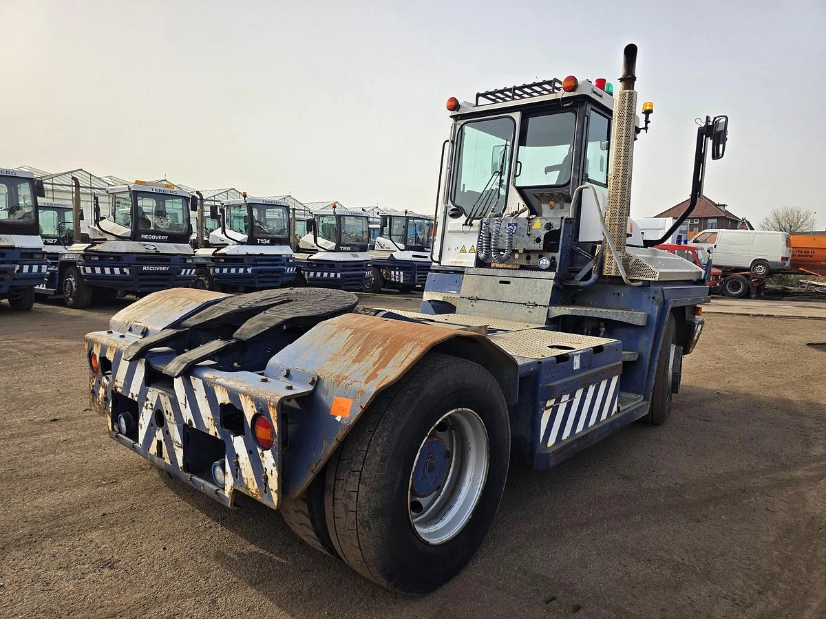 Terberg RT283 | TERMINAL TRACTOR 4X4| TURNING CHAIR. | AUTOMATIC GEAR | 28 191HOURS | 2012 immagine 5