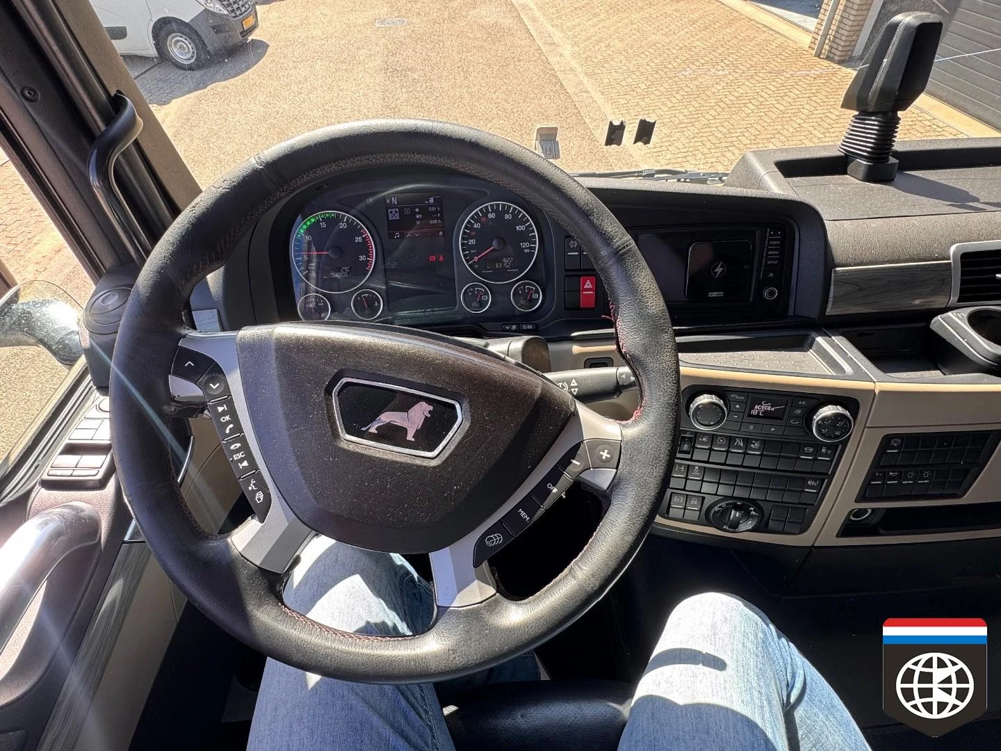 MAN TGX 2018 imagem 11