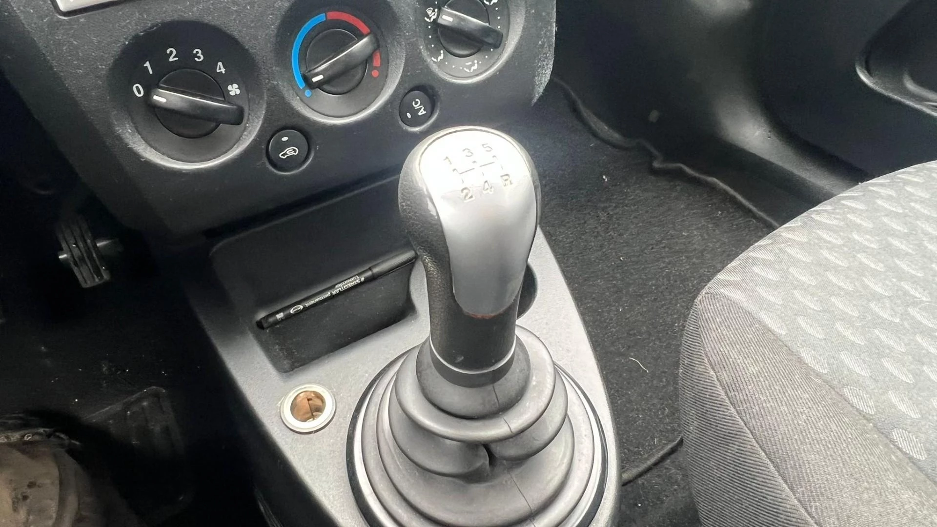 Ford Fiesta 2005 zdjęcie 9