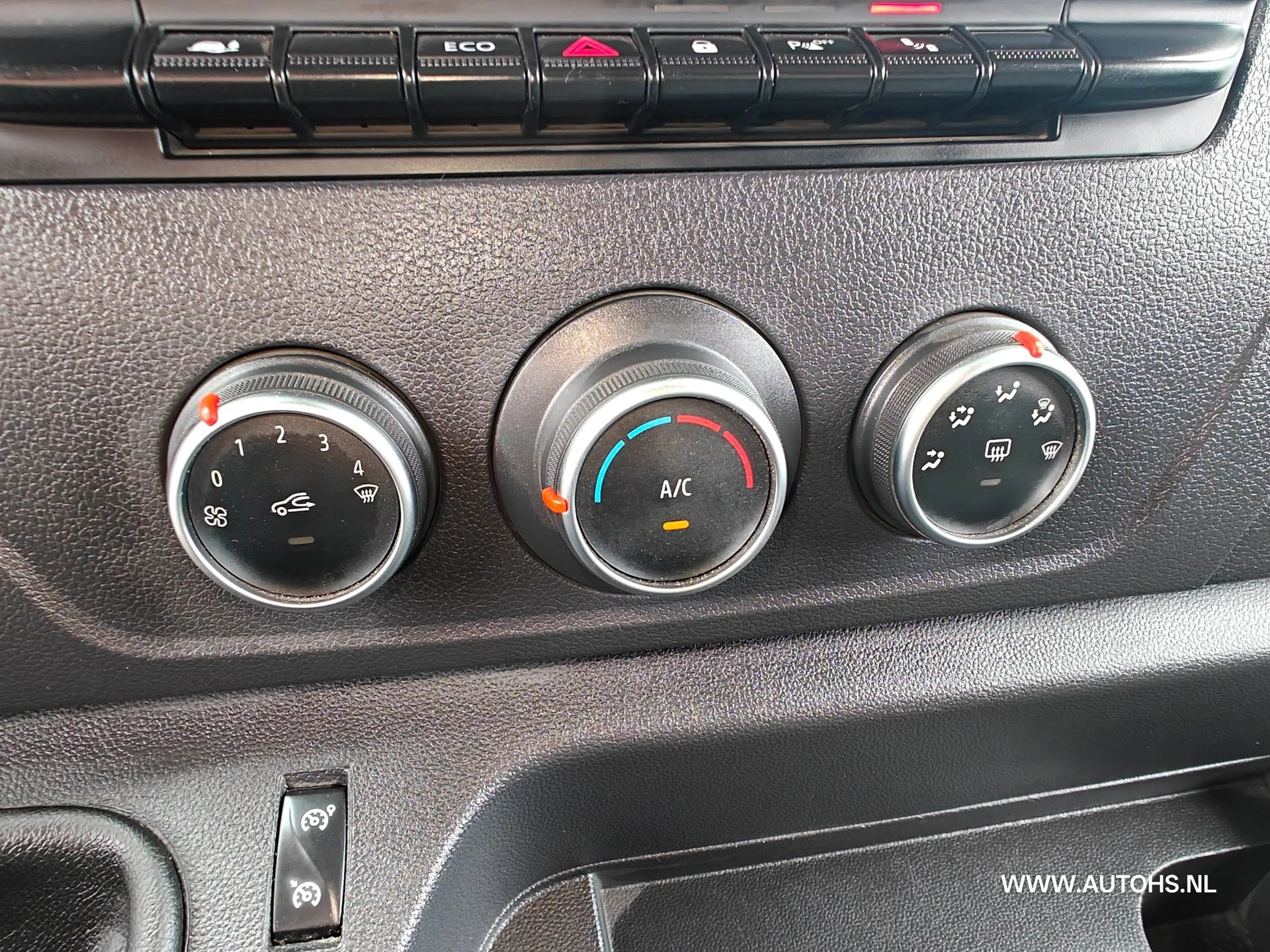 Renault Master 2020 - T35 2.3 dCi 135 L2H2 + werkplaats inrichting , Euro 6 , 1e Eig , 140 PK , Apk 4-2027 , Camera , leuke bus. image 15