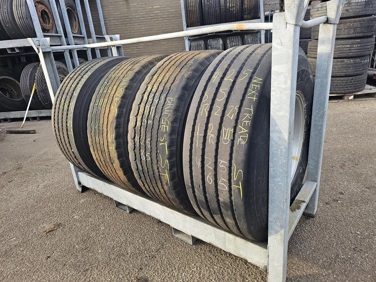 BRIDGESTONE TRAILER BAND |425/65 R 22.5 | 12-12-6-3 MM PROFIEL. 2010 изображение 1