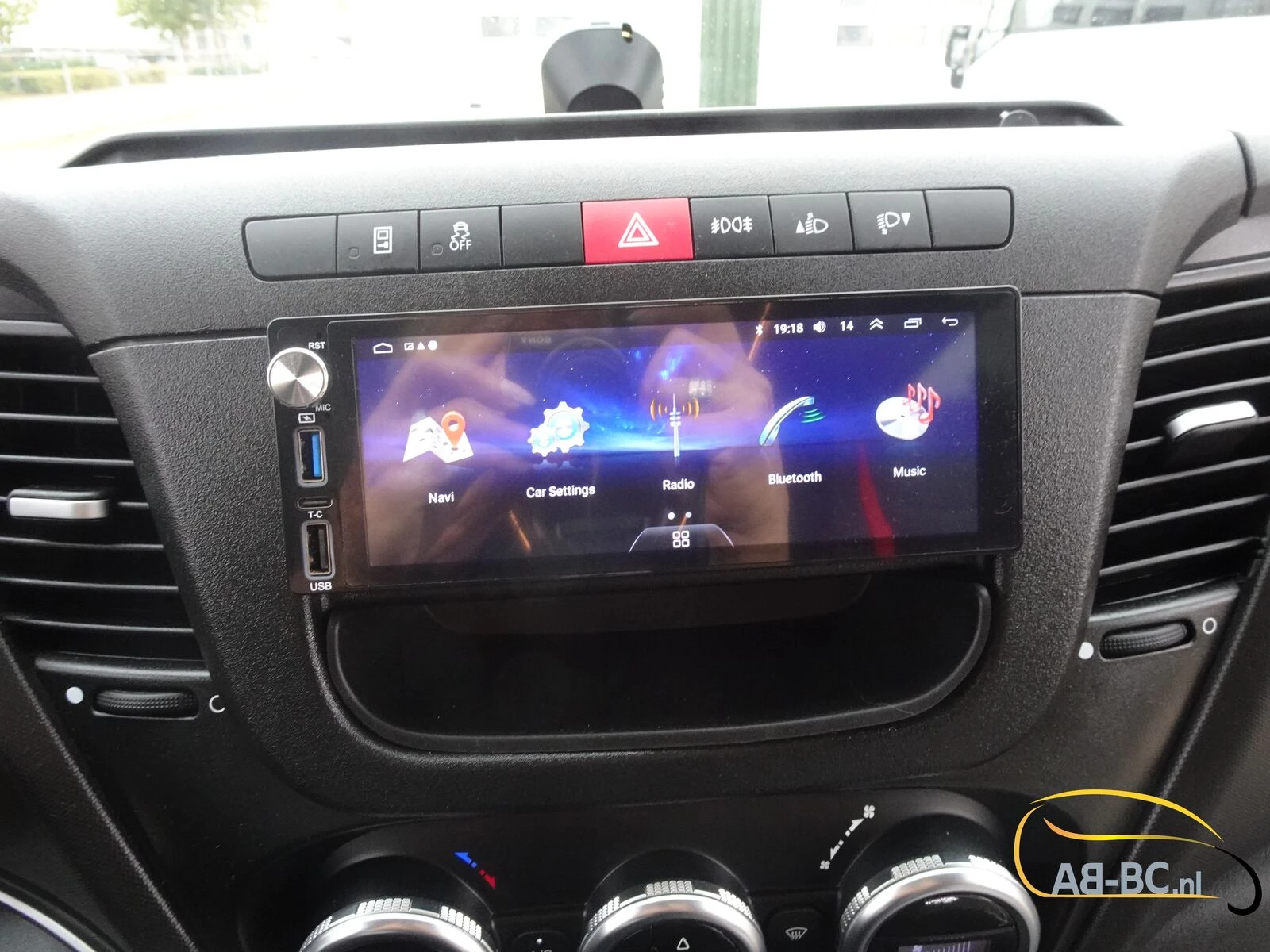 Iveco Aveuro Tourna 35 Seats EURO 6 2 Units Available afbeelding 60