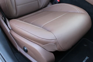 Mercedes-Benz E-Class 2021 - 300e Luxury Line LEDER MEMORY PANORAMADAK BURMESTER DISTRONIC 360-CAMERA HEAD-UP KEY-LESS GO obrazek 16