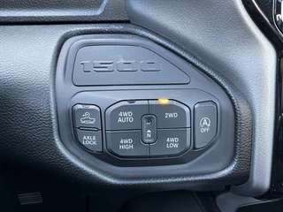 Dodge Ram Pick-Up 2024 - 5.7i V8 HEMI eTorque 400PK CREW CAB REBEL GT | BPM VRIJ | RAMBOX | LUCHTVERING | LPG | LAADBAKKLEP | TREKHAAK | PANODAK | 360CAM | DIGITAAL DASHBOARD afbeelding 41