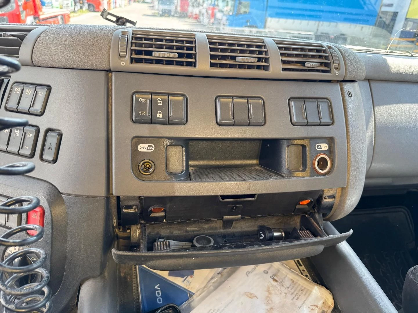 DAF 400 2017 - CF image 38
