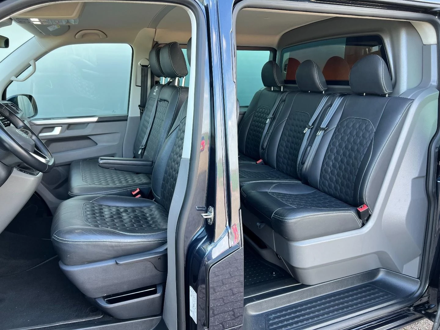 Volkswagen Transporter 2023 - SN DOUBLE CAB 75 EDITION afbeelding 19