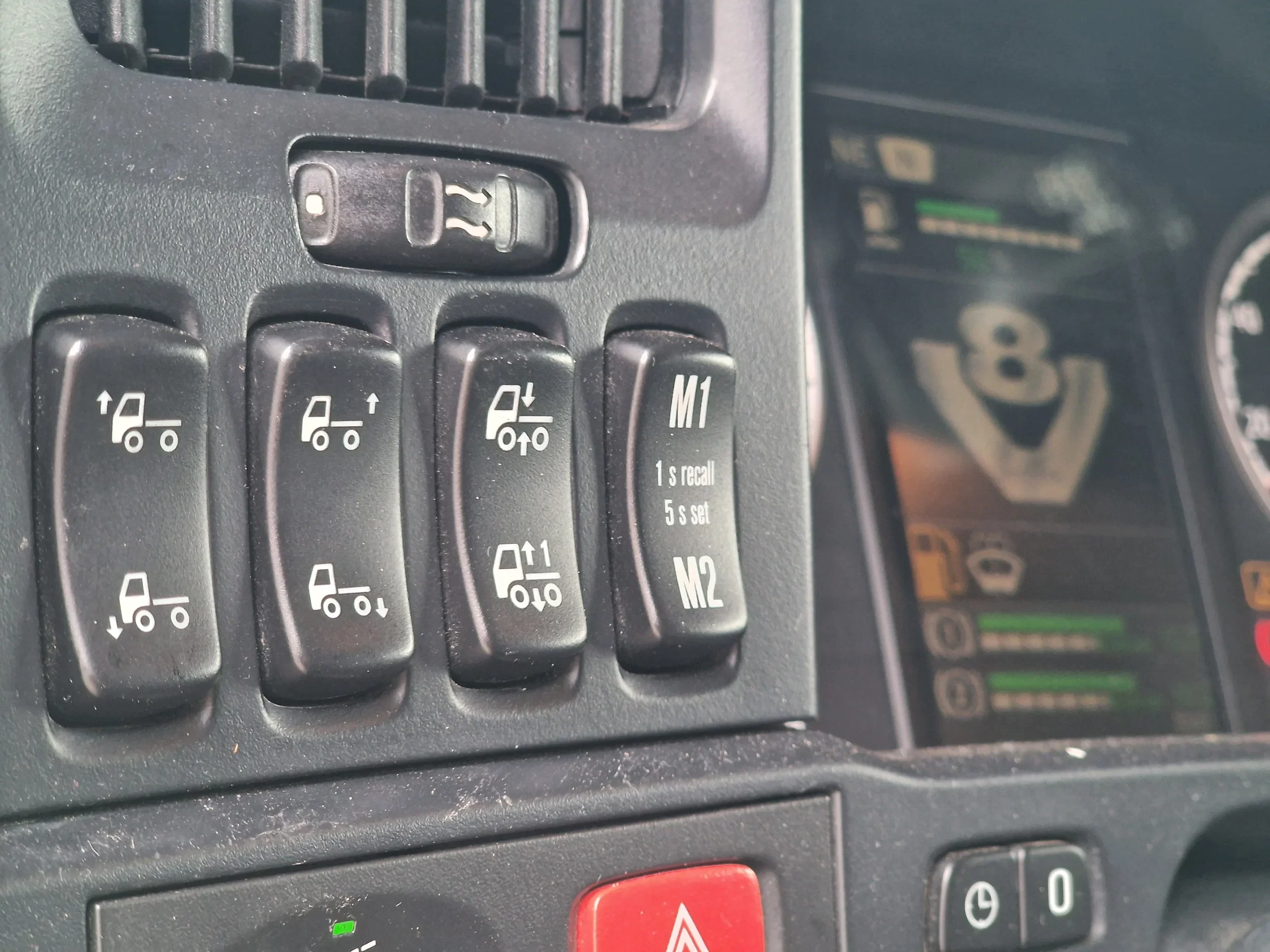 Scania R 2014 - R580 V8 Highline 6x2/4 - PTO/Hydraulic - Full air - Navi - Chassiscover imagem 13