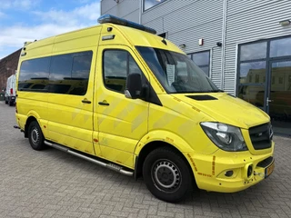 Mercedes-Benz Sprinter 2017 - 319CDI L2H2 AMBULANCE AUTOMAAT V6 MOTORSCHADE obrazek 3