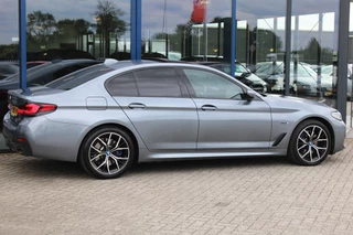 BMW 5 Series 2022 - 520e M-SPORT SCHUIFDAK LEDER MEMORY CARPLAY HEAD-UP obrazek 6