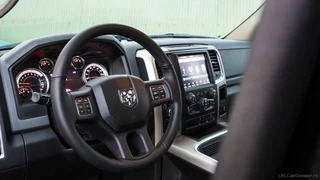 Dodge Ram 1500 2023 - 5.7L V8 402pk Crew Cab Night Edition Classic zdjecie 3