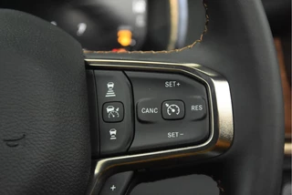 Dodge Ram 1500 2024 - 5.7 V8 4x4 Crew Cab Longhorn zdjecie 9