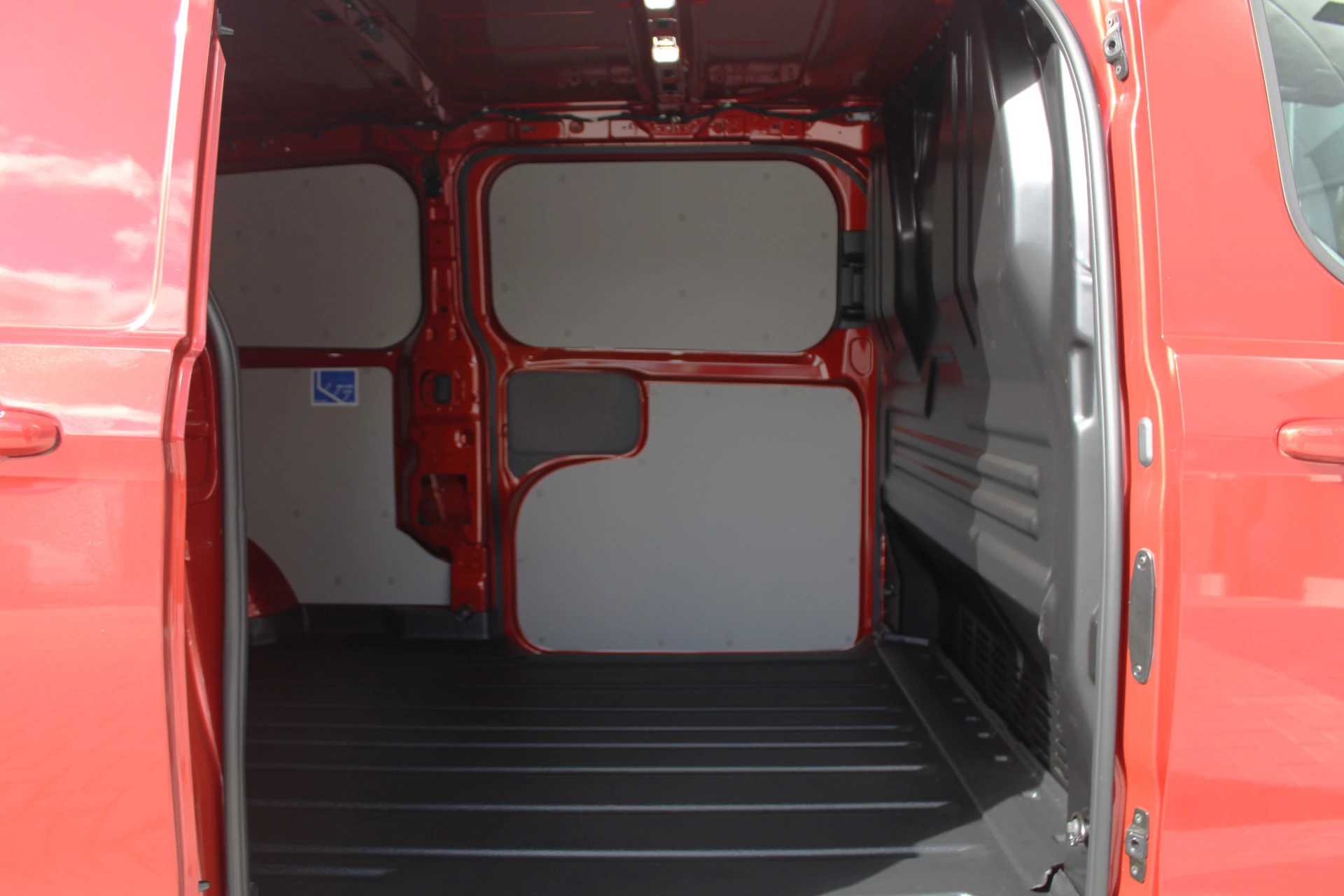 Ford Transit Custom 2025 - 320 2.0 TDCI L2H1 Limited 170pk - 1+1 Stoelopstelling - 2x Schuifdeur - Adaptive Cruise - Verwarmd stuur - Blind spot - Navigatie - Camera - Draadloos laden - Rijklaar zdjęcie 40