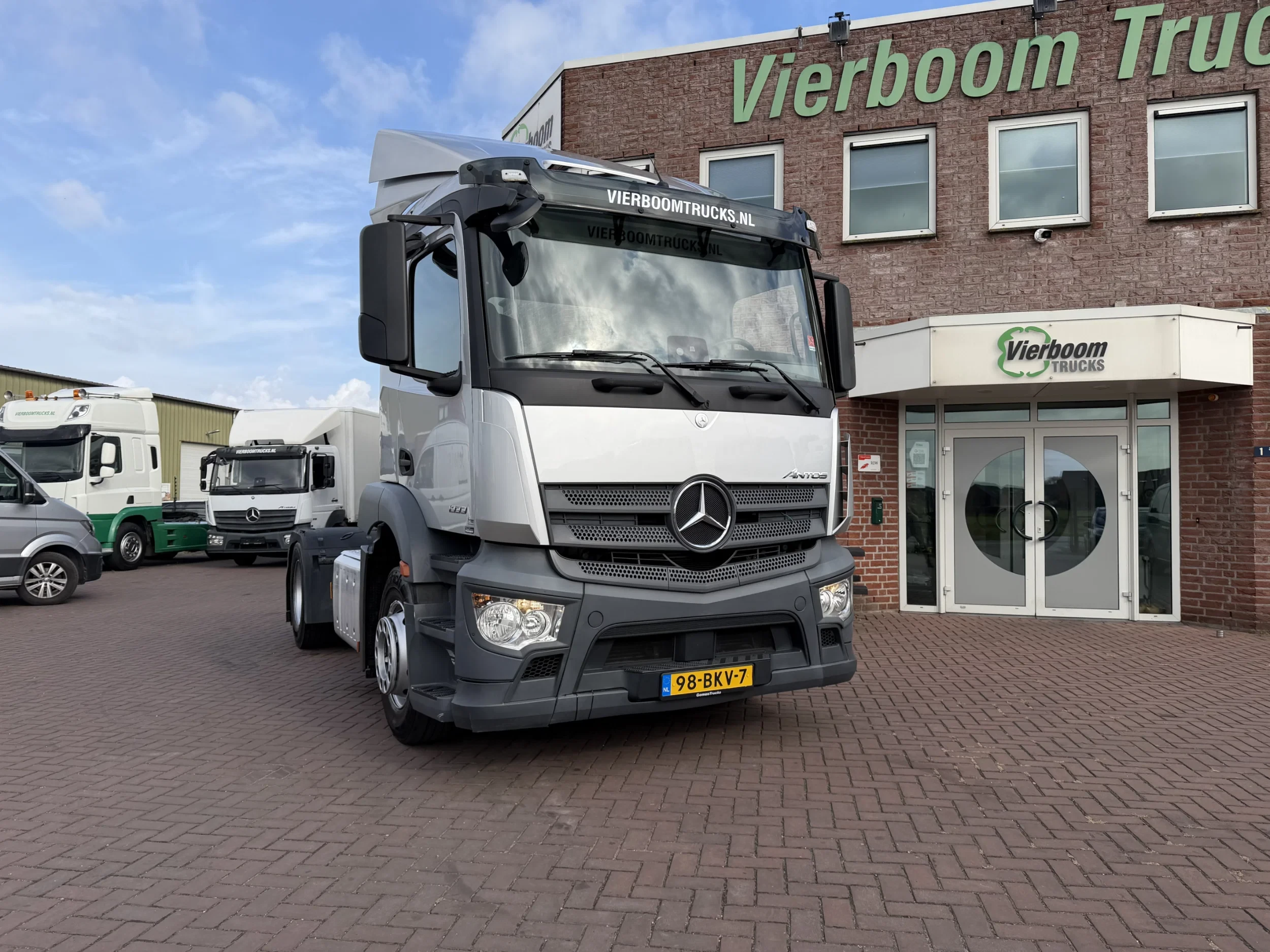 Mercedes-Benz Antos 2018 - Antos 1833LS 268.224KM / Uniek / Korte cabine ? Dealer onderhouden afbeelding 1