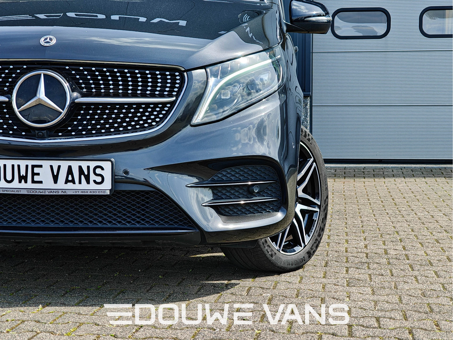 Mercedes-Benz V-Class 2023 - V300 L2 4MATIC AMG LED Lang DAB 239PK Night Pakket Bild 13