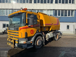 Scania P 1999 - P94-220 4X2 FULL STEEL VEEGMACHINE SWEEPER afbeelding 1
