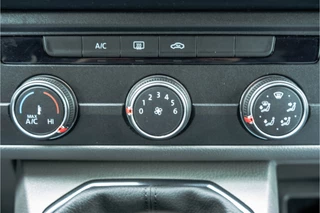 Volkswagen Transporter 2021 - T6.1 2.0 TDI L2H1 | 150 PK | Turbo defect | Carplay | Cruise | Navi | Trekhaak | Airco zdjecie 21