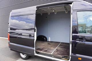 Volkswagen Crafter 2021 - 140pk Automaat L3H3/L2H2 Apple carplay Camera Trekhaak Parkeersensoren Airco Cruise control image 3 thumbnail