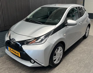 Toyota Aygo 2015 - 1.0 VVT-i x-clusiv 2e Eigenaar - Achtercamera - Airco bild 5
