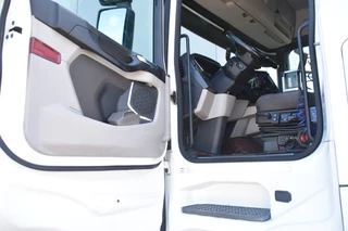 Scania S 2019 - S500 NGS 4x2NB - NEW TACHO - ADR FL - HYDRAULIC SYTEM - RETARDER - FULL AIR/ 4 POINT REAR - LEATHER SEATS - ALCOA'S - LED - imagen 4