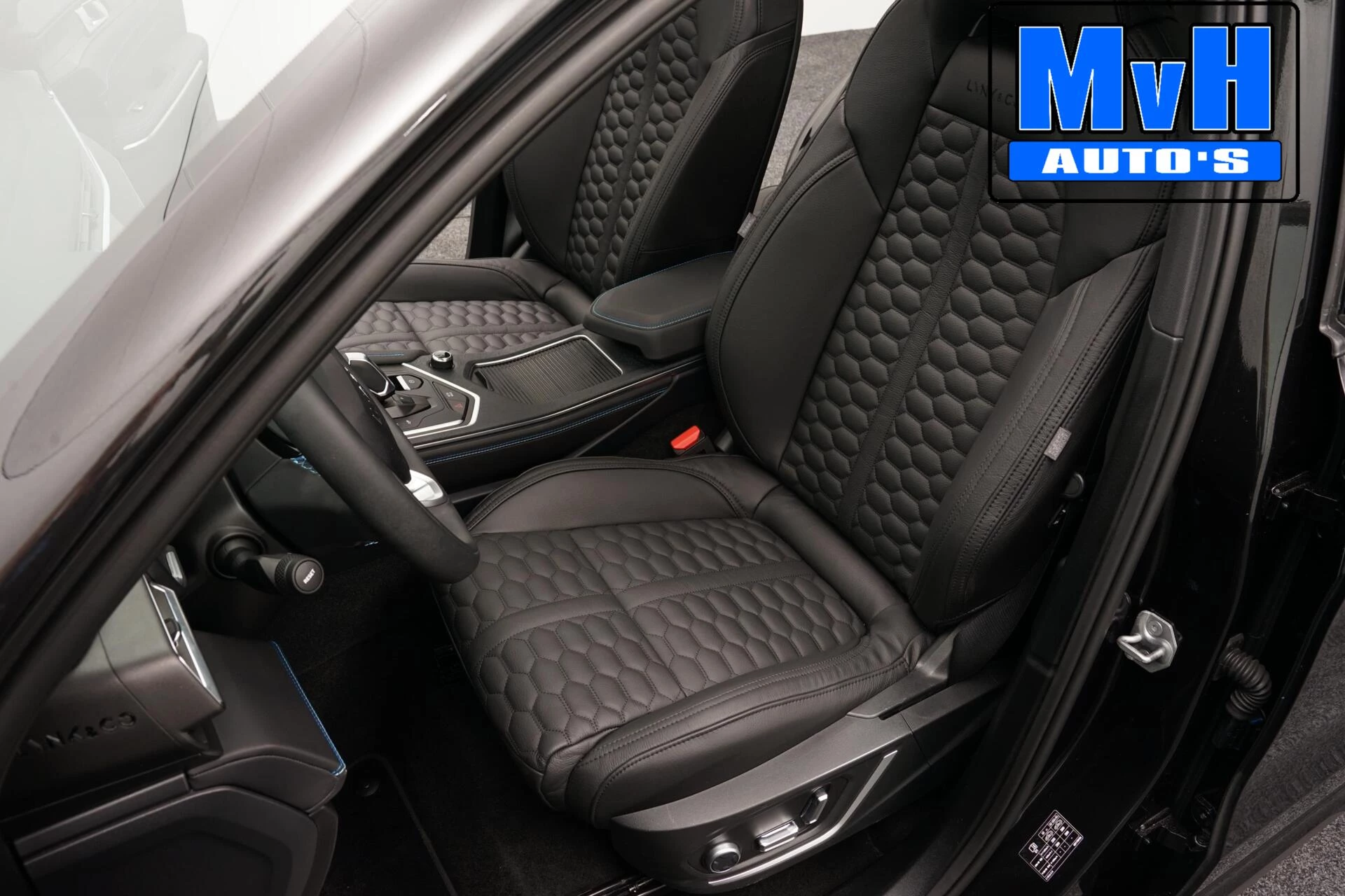 Lynk & Co 01 2023 - 1.5 PHEV|FULL BLACK XL|ZWARTE.HEMEL|LEER|SOH94% afbeelding 3
