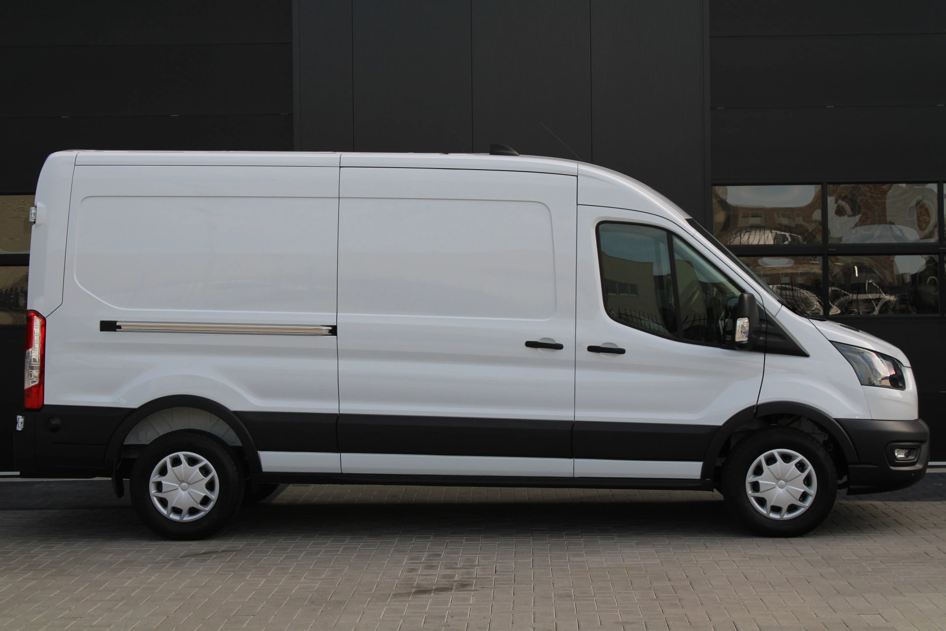 Ford Transit 2024 - 350 2.0 TDCI L3H2 Trend MHEV 170pk Trend - Navigatie - Blind Spot - Adaptive cruise - Camera - 270gr deuren - Trekhaak - Rijklaar Bild 28