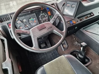 Volvo F 16 1992 - 500 Globetrotter 4x2 - Fully renovated - Volvo Demo colors - New paint - Perfect shape - Telma imagen 24