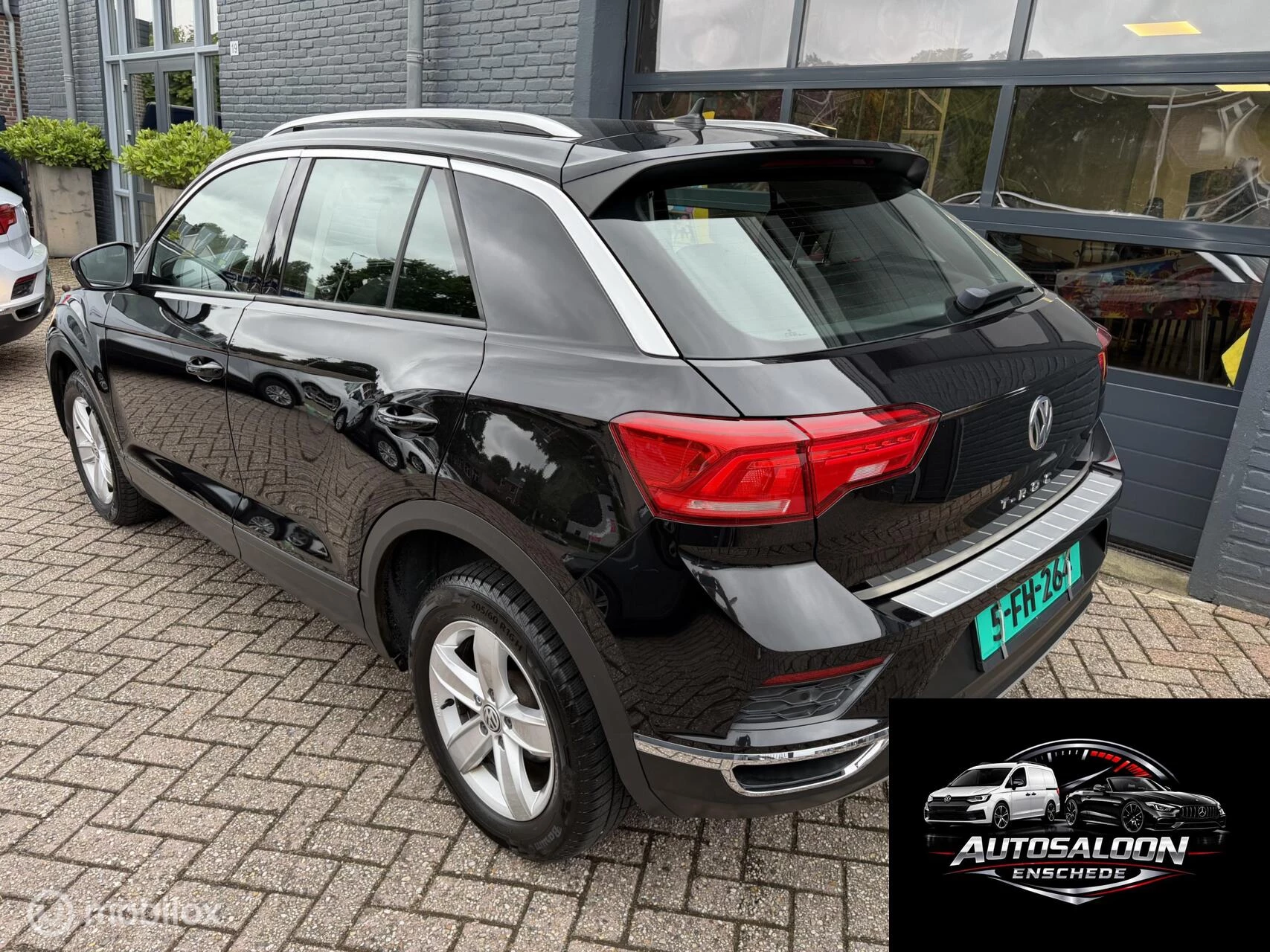 Volkswagen T-Roc 2017 - 1.0 TSI Style 12-2017 162.000 km Airco PDC afbeelding 3