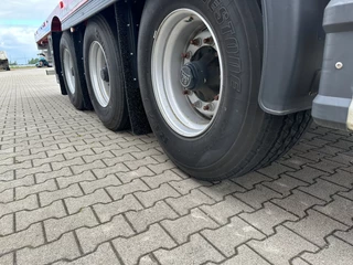 Kässbohrer N/A 2026 - new and unused Heavy-Duty flatbed / 690cm extendable / steering axle / lift axle / twistlocks / timberstakes / NL-trailer / APK: 04-2027 obrazek 39