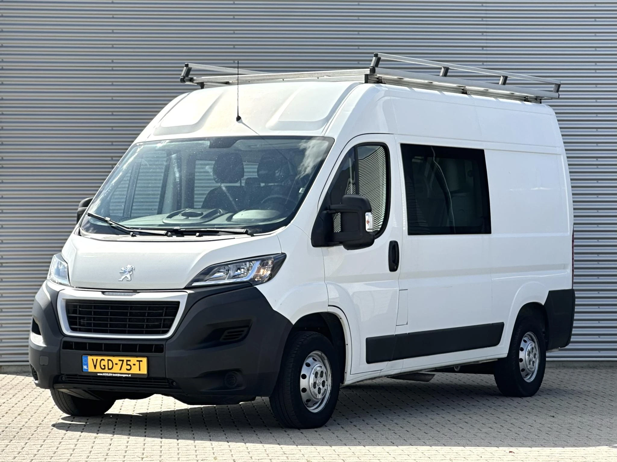 Peugeot Boxer 2020 - 330 2.2 120 L2H2 DC dubbele cabine MARGE btw vrij afbeelding 1