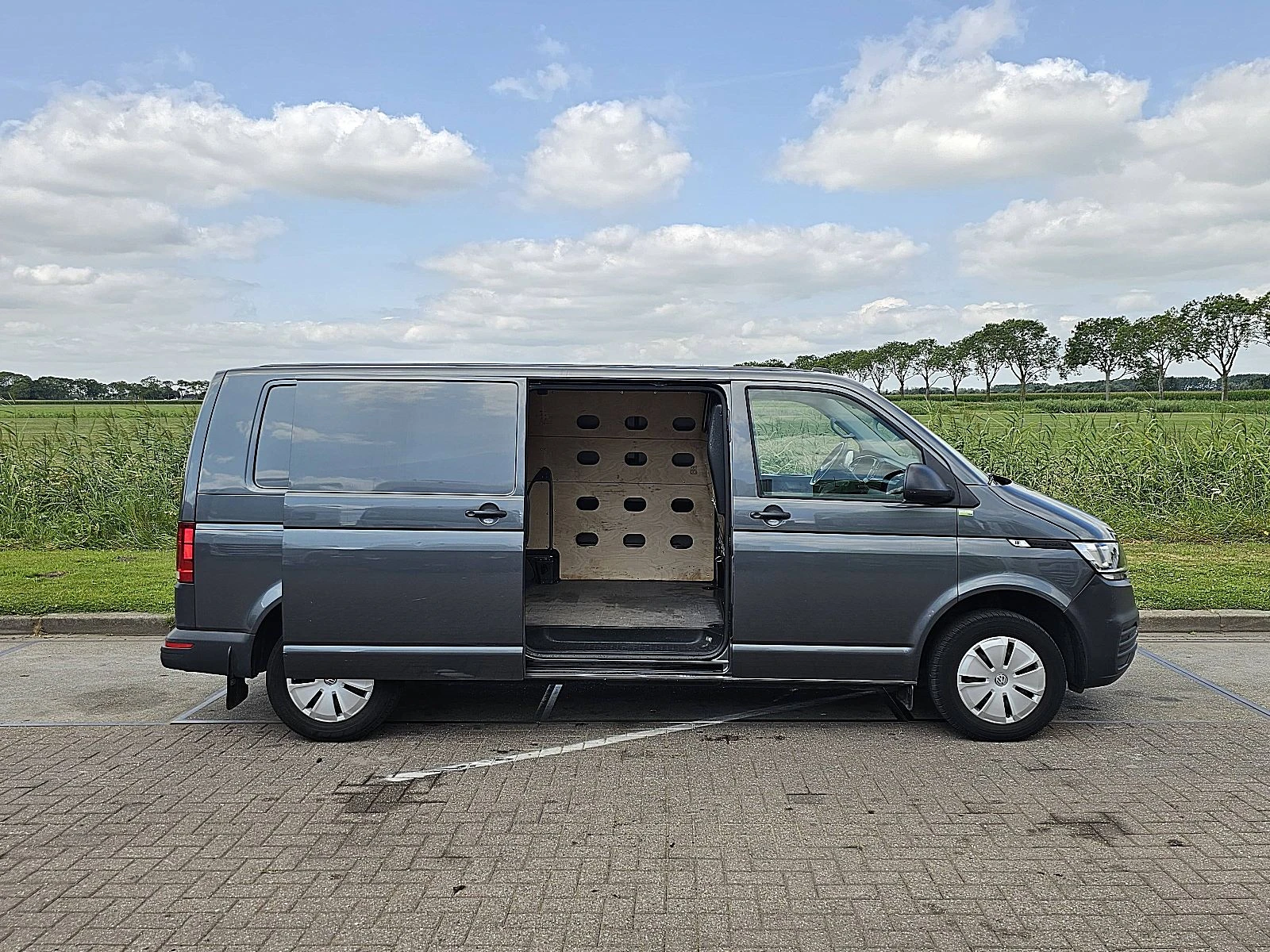 Volkswagen Transporter 2021 - 2.0 TDI image 15
