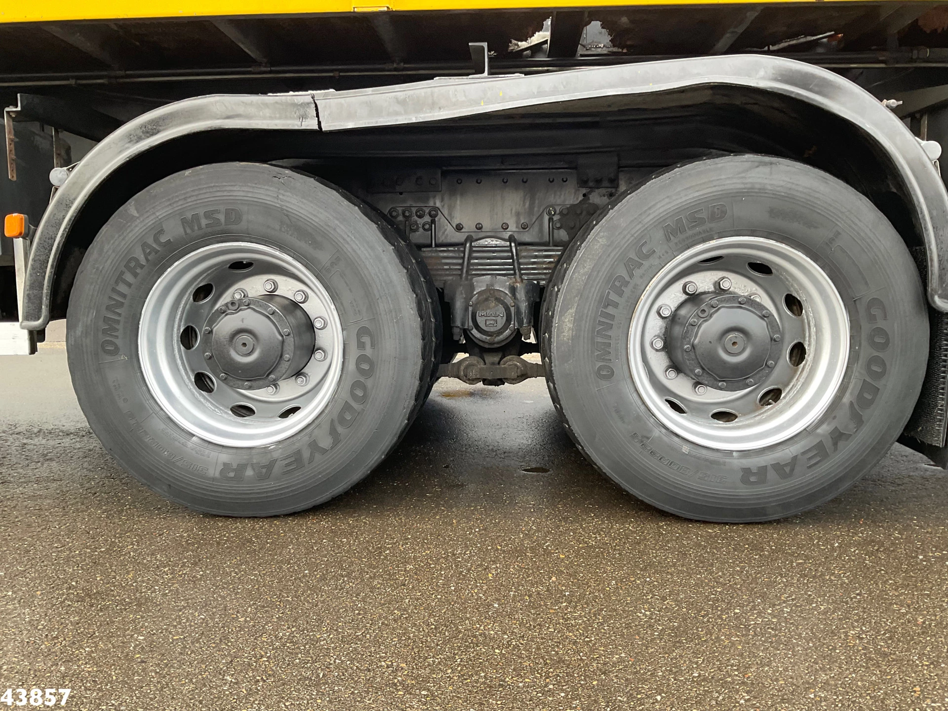 MAN F2000 6x6 Full Steel Manual Palfinger 68 Tonmeter Dachdecker kran Just 54.133 km! 2001 afbeelding 17