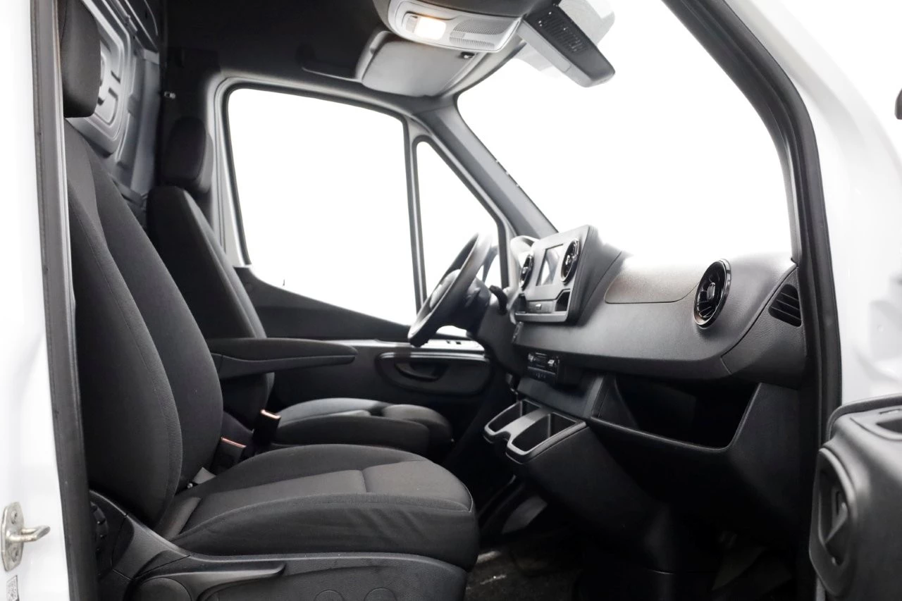 Mercedes-Benz Sprinter 2022 - 215 CDI 150pk L2H2 9G Automaat Airco/CarPlay 12-2022 Bild 3