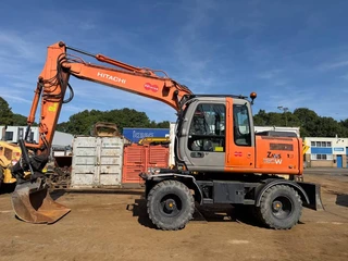 Hitachi 2006 - ZX 130 W te koop