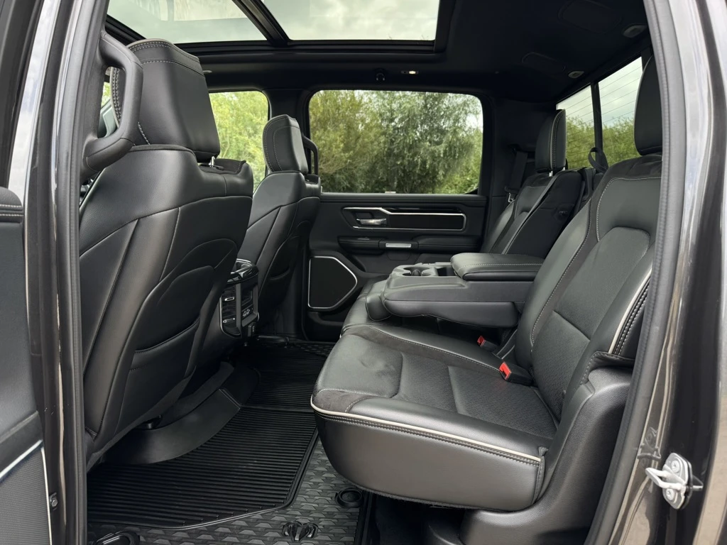 Dodge Ram 1500 2019 - LARAMIE 5.7L V8, 1E EIG, ONDERH HISTORIE, LIMITED WIELEN, PANO, 360, H&K, BLIS, ACC, LUCHTVERING afbeelding 9
