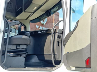 Volvo FH 2023 - 13.500 Globetrotter XL 6x2 - Retarder - Full air - Leather - Camera imagen 22