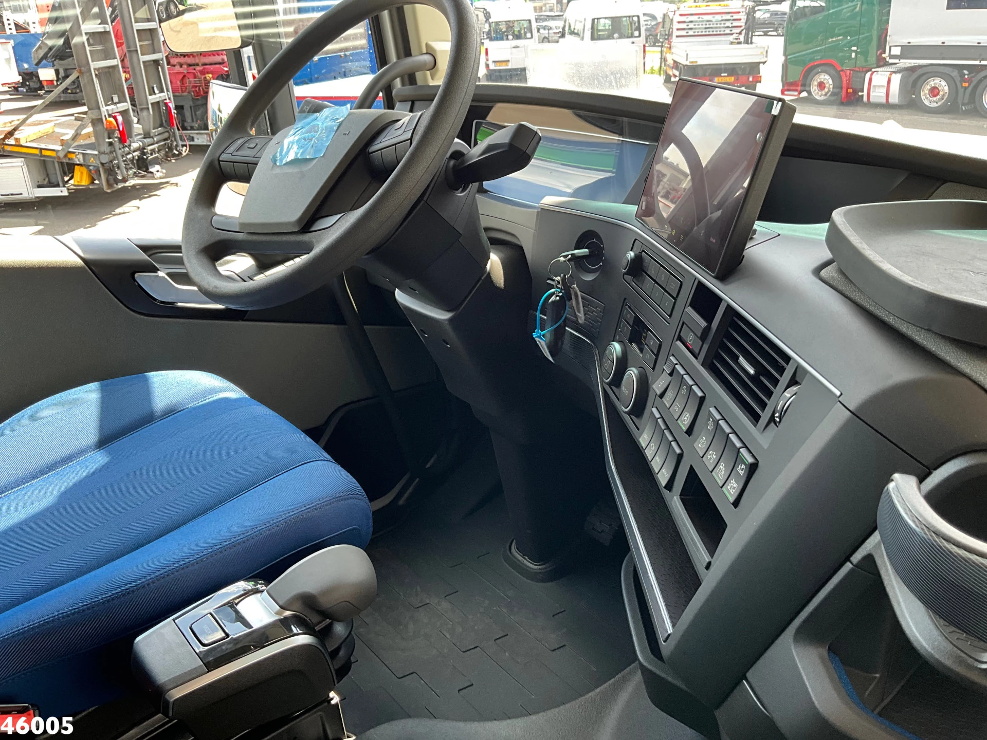 Volvo FH 2026 - 500 Euro 6 8x2 HMF 95 Tonmeter laadkraan + Fly-Jib NEW & UNUSED! imagen 17