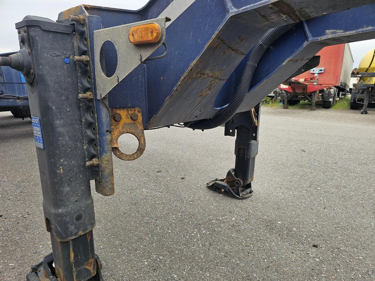 D-TEC VCC-01 / 45 FOOT CONTAINER CHASSIS / VALKX AXLES. 2015 image 9