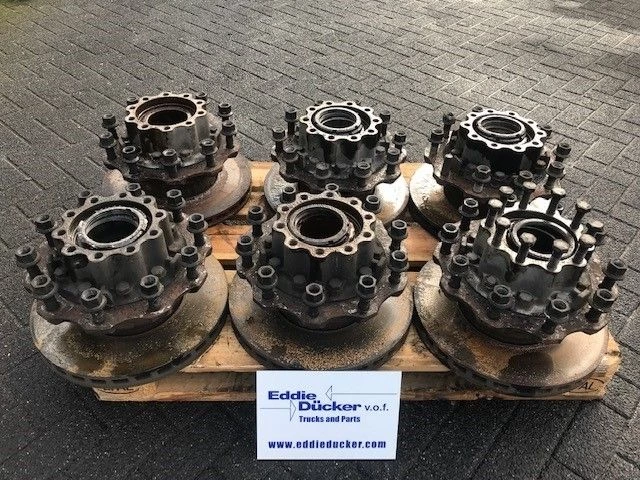 MAN - 81.35003-7631 WHEEL HUB ZF AV-132/90GR 44723532 MAN BUS imagen 1