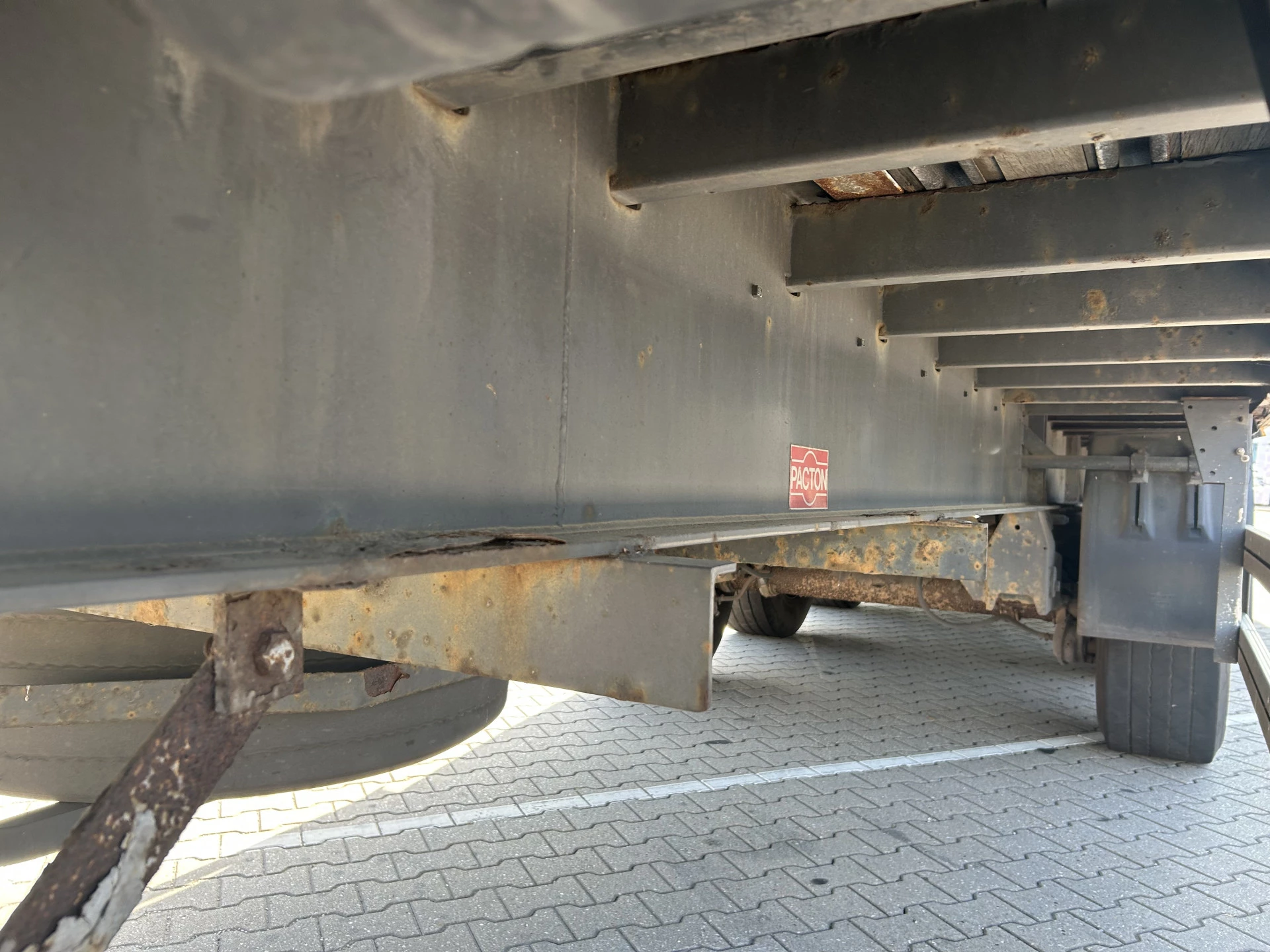 Pacton T3 001 2001 - / Box -> Damage / Schade Bild 13