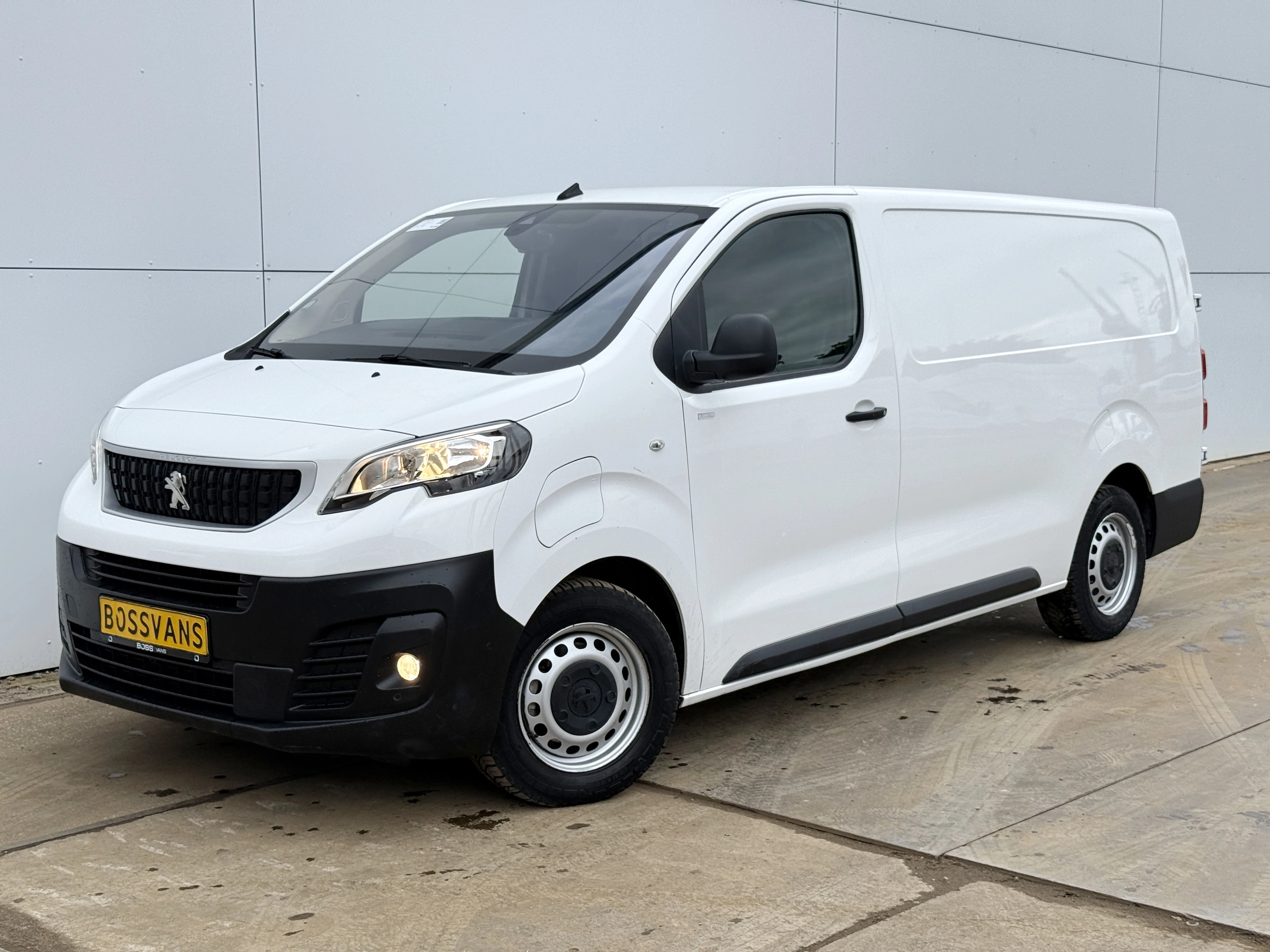 Peugeot e-Expert 2021 - 50kWh 136PK Elektrisch 230km WLTP L3 Snelladen Climate Control Cruise Control Achteruitrijcamera Laadkabel image 1