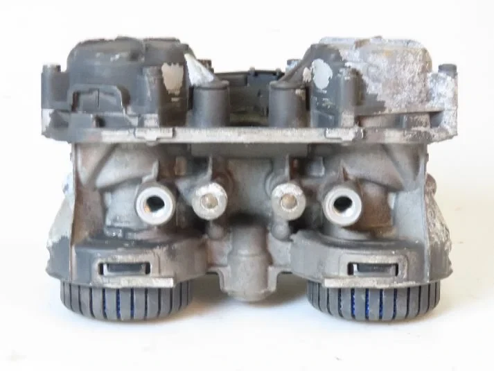 Mercedes-Benz - Brake System Achteras modulator MP4 afbeelding 1