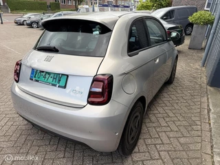 Fiat 500e 2025 - Giorgio Armani 42 kWh 118 PK Airco Navi Pano Leder изображение 5