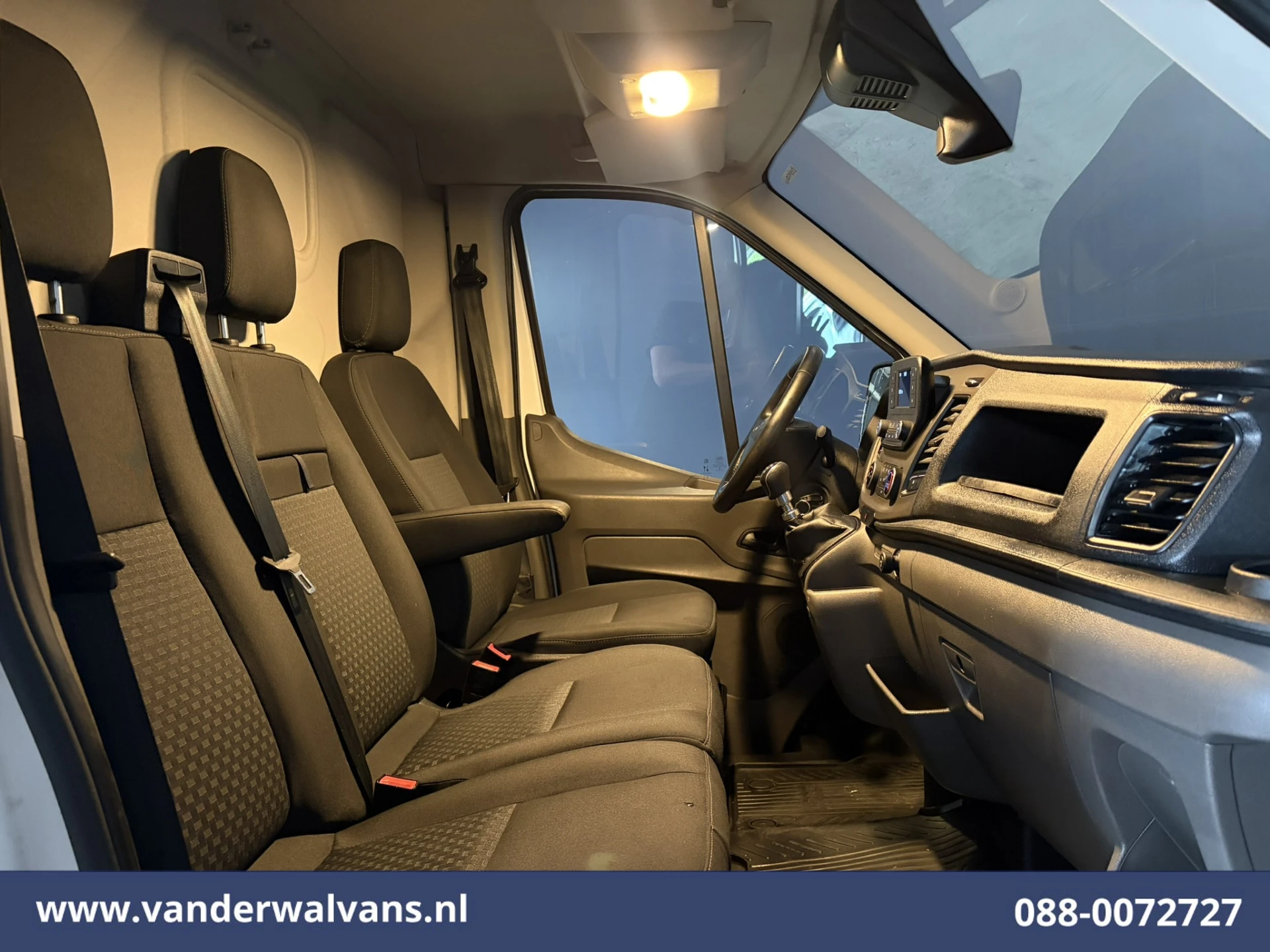 Ford Transit 2022 - 2.0 TDCI 130pk L3H2 Euro6 Airco | Cruisecontrol | Camera | PDC V+A afbeelding 4